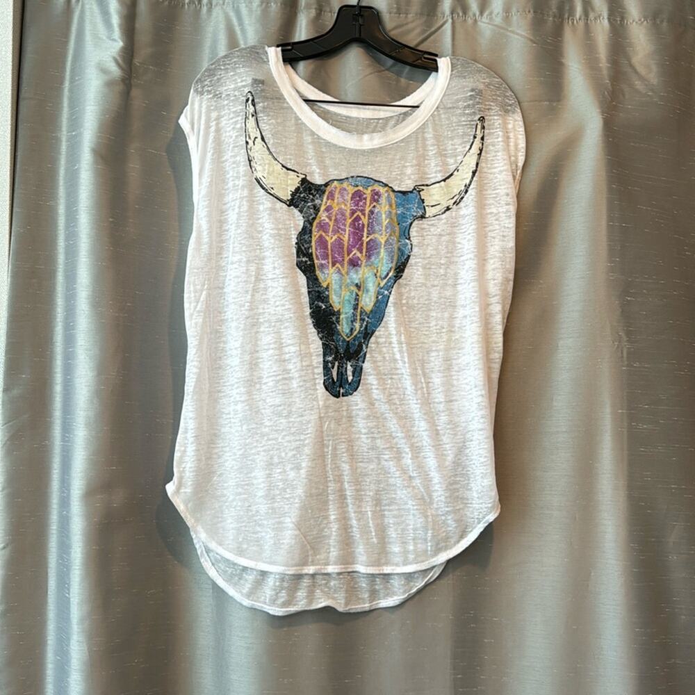 Chaser White Burnout Tee with Bull size Medium